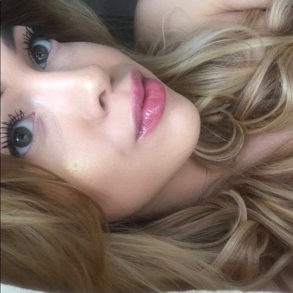 Meet your Posher, Janay - Picture 1 of 1